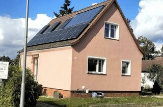 Einfamilienhaus kaufen in Straße 31, 12524 Berlin, Berlin - Charmantes Einfamilienhaus in ruhiger Seitenstraße - modernisiert und einladend!