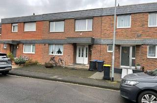 Haus kaufen in Xantener Straße 20, 41564 Kaarst, Kaarst - Familienfreundliches Haus mit Renovierungsbedarf