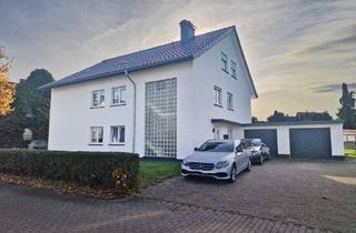 Haus kaufen in 32805 Horn-Bad Meinberg, Horn-Bad Meinberg - Teilweise modernisiertes Dreifamilienhaus mit großem Grundstück - Voll Vermietet