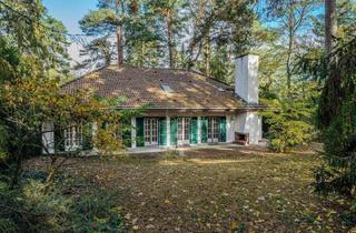 Einfamilienhaus kaufen in 14089 Berlin, Berlin / Gatow - Stattliches Einfamilienhaus im Bungalowstil auf traumhaftem Gartengrundstück in Toplage von Gatow