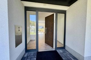 Haus kaufen in 32457 Porta Westfalica, Porta Westfalica / Hausberge - Attraktiver Bungalow mit hochwertiger Ausstattung und traumhafter Südterrasse