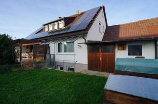 Haus kaufen in 72581 Dettingen, Dettingen an der Erms - Geräumiges Wohnhaus mit Garage