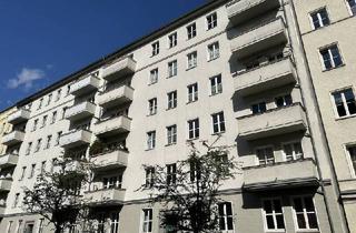 Wohnung kaufen in 10249 Berlin, Berlin - Ziehen Sie noch heute ein! Gut geschnittene 2-Zimmer-Wohnung mit Balkon in Friedrichshain!