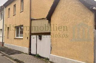 Haus kaufen in 68623 Lampertheim, Lampertheim-Hofheim - *** Charmantes Zweifamilienhaus mit Potenzial - ca. 341 m² Grundstück ***