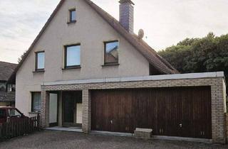 Haus kaufen in 42553 Velbert, Velbert - Provisionsfrei: Teilvermietetes Dreifamilienhaus mit direkter Waldlage