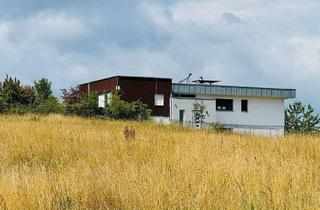 Haus kaufen in 53604 Bad Honnef, Bad Honnef - Freistehender Bungalow in Panoramalage mit Außenschwimmbad in Bad Honnef-Aegidienberg (Brüngsberg)