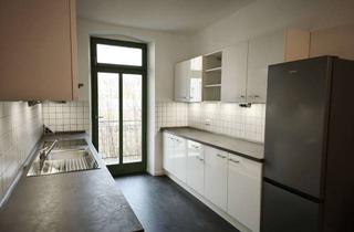 Wohnung kaufen in 09130 Sonnenberg, Frisch sanierte Etagenwohnung im 1. Stockwerk mit Parkett und Einbauküche