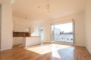 Wohnung mieten in Reichenberger Straße 180, 10999 Kreuzberg, Helle 2-Zimmer-Dachgeschosswohnung mit Aufzug, Parkett & Fußbodenheizung in Kreuzberg