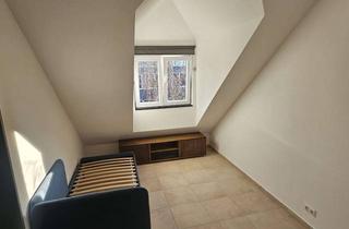 Wohnung mieten in Euckenstraße 21, 81369 Sendling-Westpark, Helle, möblierte 2-Zimmer Dachgeschosswohnung in München Sendling-Westpark