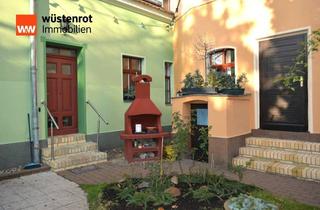 Haus kaufen in 12557 Köpenick, Charmantes Anwesen - 3 Wohnungen - Büro/Lager - großes Grundstück