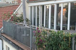 Wohnung mieten in 10249 Friedrichshain, Gepflegte 4-Zimmer Dachgeschosswohnung mit Balkon in Berlin-Friedrichshain