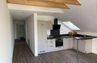 Wohnung mieten in Entenmühlstraße, 66424 Homburg, Moderne 2-Zimmer-Dachgeschosswohnung mit Balkon und gehobener Ausstattung - Homburg Uninähe