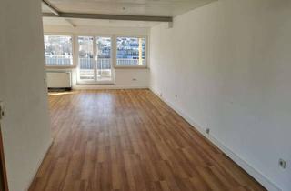 Wohnung mieten in 71065 Sindelfingen, Helle 153 qm Wohnung im 1. OG mit großzügiger Terrasse