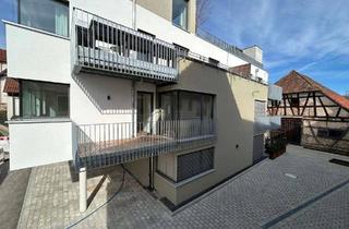 Wohnung mieten in Waiblinger Straße, 71384 Weinstadt, Exklusive, neuwertige 2,5-Zimmer-Erdgeschosswohnung mit geh. Innenausstattung mit Balkon und EBK