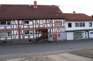 Anlageobjekt in 35327 Ulrichstein, ZWEI Doppelhaushälften zu verkaufen - sofort bezugsbereit mit großem Erweiterungspotenzial!