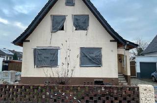 Einfamilienhaus kaufen in 27572 Bremerhaven, Bremerhaven - Teil-Saniertes Einfamilienhaus mit Entwicklungspotenzial