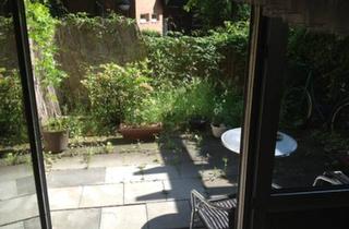 Wohnung kaufen in 50735 Köln, Köln - 1 Zimmer ETW, Erdgeschoss mit Terrasse, provisionsfrei