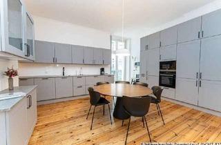 Wohnung kaufen in Prenzlauer Allee 88, 10439 Prenzlauer Berg, Sanierte 4-Zimmer-Altbauwohnung mit 2 Balkonen, Einbauküche und Aufzug