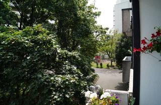 Wohnung kaufen in 42275 Barmen, ETW, Barmen Mitte mit Balkon und Doppelgarage, bezugsfrei