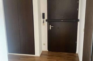 Wohnung mieten in Walter-Kolb-Straße 12, 60594 Sachsenhausen, Sonnige 2-Zimmer Wohnung mit Balkon in Sachsenhausen-Nord