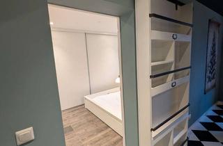 Wohnung mieten in Wilhelm-Busch-Straße 27, 60431 Dornbusch, Möblierte 3 Zimmer ( 2 Zimmer+ Wohnküche) Balkon und Garten