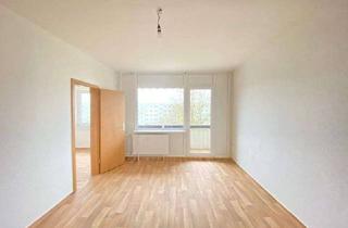 Wohnung mieten in Stralsunder Str., 19063 Neu Zippendorf, Helle 3-Raum-Wohnung mit Balkon & neuem Glanz