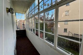 Wohnung mieten in 70186 Ost, Moderne 3-Zimmer-Altbauwohnung mit Loggia und hochwertiger Einbauküche in Stuttgart-Ost