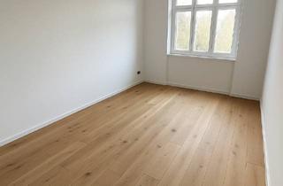 Wohnung mieten in 12045 Neukölln, Direkt am Körnerpark - 2 Zimmer mit Balkon !