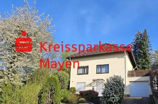 Haus kaufen in 56179 Vallendar, Freistehendes 2-Familienhaus m. Loggia, Terrasse, Garten, Garage u. Stellpl