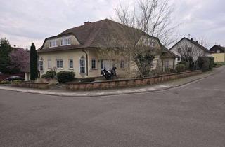 Villa kaufen in Tulpenstraße, 66793 Saarwellingen, Großzügige Villa mit Garten in zentraler Lage (provisionsfreier Verkauf)