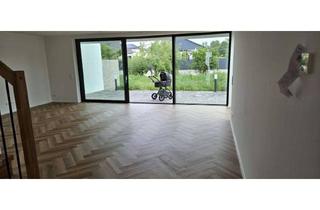 Haus mieten in 04571 Rötha, Doppelhaushälfte mit exkl. Ausstattung, mod. Bädern, Terrasse und PV-Anlage