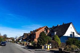 Anlageobjekt in Kasernstraße xx, 96170 Lisberg, Zwei Doppelhaushälften - vielseitig nutzbar - ideal für Kapitalanleger oder Mehrgenerationen