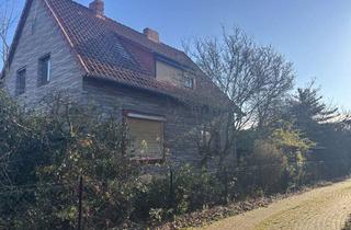 Grundstück zu kaufen in 30826 Garbsen, 1340m² Baugrundstück mit Sanierungsbedürftigen freistehendes Einfamilienhaus mit Vollkeller , Do...