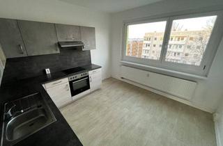 Wohnung mieten in Straße Usti Nad Labem 303, 09119 Chemnitz, Familienzuhause: Großzügige 6-Zimmer-Wohnung mit Einbauküche, Flügeltüren, Bad mit Wanne & Dusche