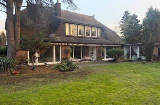 Villa kaufen in 30938 Burgwedel, Großburgwedel: Repräsentative Landhausvilla auf großem Grundstück