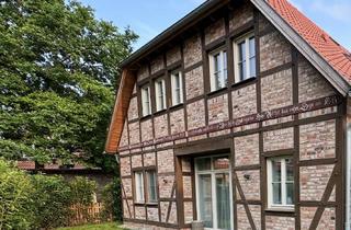 Wohnung kaufen in 30655 Groß Buchholz, Exklusive Gartenwohnung mit Sauna im Fachwerkensemble - von Privat