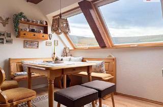 Wohnung kaufen in 09484 Oberwiesenthal, 5-Raum-Dachgeschoss-Eigentumswohnung in Oberwiesenthal - 2 separate Bereiche für Wohnen & Vermieten