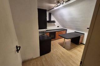 Wohnung mieten in Siebeneichen 00, 63073 Bieber, 3 Zimmer Dachgeschoss wohnung 2 Stockwerk in offenbach bieber. Telefonisch +49 1575 9360011