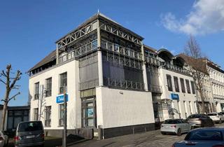 Wohnung mieten in Hochstraße, 52525 Heinsberg, Großzügige 4-Zimmer-Wohnung in zentraler Lage in Heinsberg mit Aufzug.