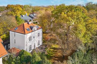 Villa kaufen in 81243 Pasing-Obermenzing, Exzellent sanierte Familien-Villa mit parkähnlichem Traumgarten