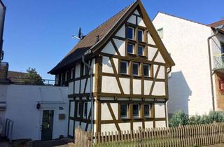 Haus mieten in 53840 Troisdorf, Fachwerkhaus in bester Citylage – mit Stellplätzen, Balkon und Terrasse.
