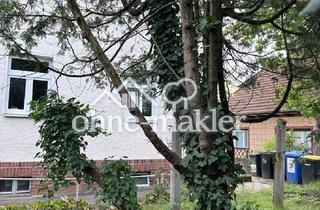 Immobilie kaufen in 12623 Berlin, Ausbaufähiges kleines Mehrfamilienhaus mit Baulandreserve in verkehrsgünstiger Mahlsdorf Lage