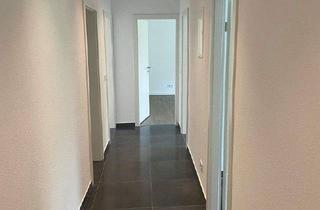 Wohnung kaufen in 61350 Bad Homburg, Bad Homburg - Hochwertig sanierte, vermietete 3 ZKBB in der Eichenstahlsiedlung Bad Homburg - Investment