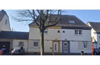 Doppelhaushälfte kaufen in 47805 Krefeld, Krefeld - Wohnen oder Neubauen im Herzen von Krefeld - Doppelhaushälfte mit großem Grundstück und Potenzial