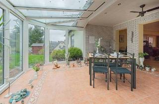 Haus kaufen in 30890 Barsinghausen, Barsinghausen - Bungalow mit Souterrain in bester Wohnlage nähe Wald und Zentrum