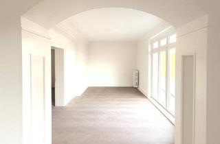 Wohnung kaufen in 47058 Duissern, Altbauklassiker in Duisburg Duissern- 5 Zimmer, 2 Balkone und viel Licht !