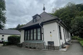 Wohnung kaufen in Hasencleverstr. 30, 42659 Burg, Attraktive 2-Zimmer-Wohnung im historischen Schulgebäude zu verkaufen