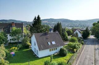 Wohnung kaufen in Nordbahnhofsweg, 37213 Witzenhausen, Renovierungsbedürftige 4-Zimmer-Wohnung mit Balkon, Garten und Garage im Zweifamilienhaus in Witze