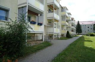 Wohnung mieten in Friedrich-Ludwig-Jahn-Straße 23, 39240 Calbe, Ruhig gelegene 3-Raum Wohnung mit Balkon