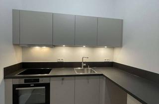 Wohnung mieten in Föhrer Straße 10, 13353 Wedding, Modernisiert - 2 Zimmer mit Balkon, Einbaiküche und Duschbad